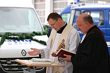 Segnung der Fahrzeuge durch Kaplan Markus Daschner Pfarrei St. Josef und Pfarrer Dirk Hartleben von der evangelischen Christuskirche