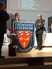 Überreichen der Ehrenplakette an Rainer Heimann